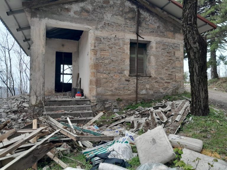Καταγγελία για επικίνδυνες συνθήκες στο εργοτάξιο του δασοφυλακείου Αγίου Βασιλείου Ταϋγέτου