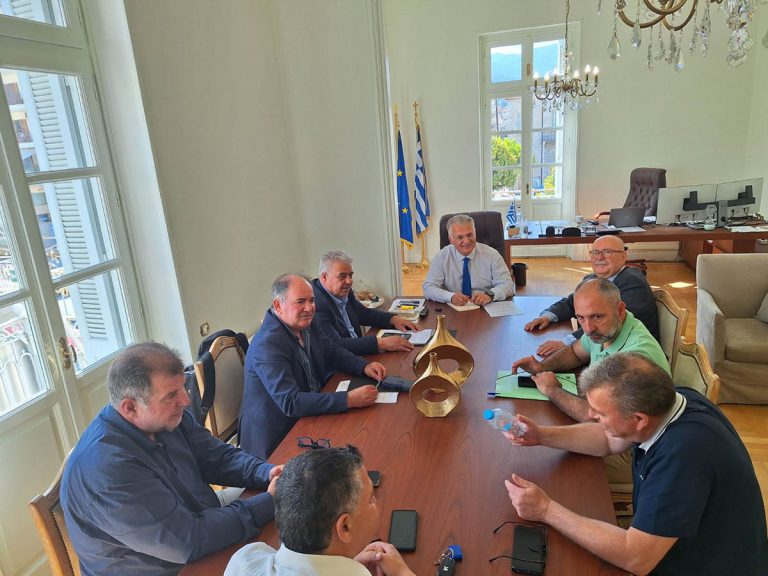 Συνάντηση Πτωχού με εκπροσώπους επαγγελματικών φορέων: Έμφαση στη στήριξη της επιχειρηματικότητας και τη μείωση της γραφειοκρατίας