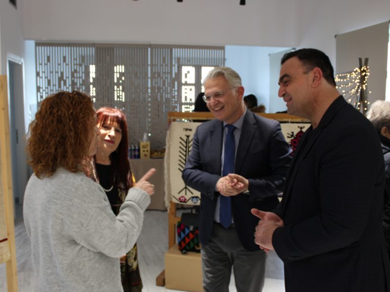 Απονομή βεβαιώσεων υφαντικής τέχνης στο Γεράκι με έμφαση στην παράδοση και τη διά βίου μάθηση